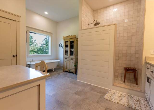 Property at 114 Brittany Witt Rd, Cedartown, GA 30125, 4 beds, 3.5 baths