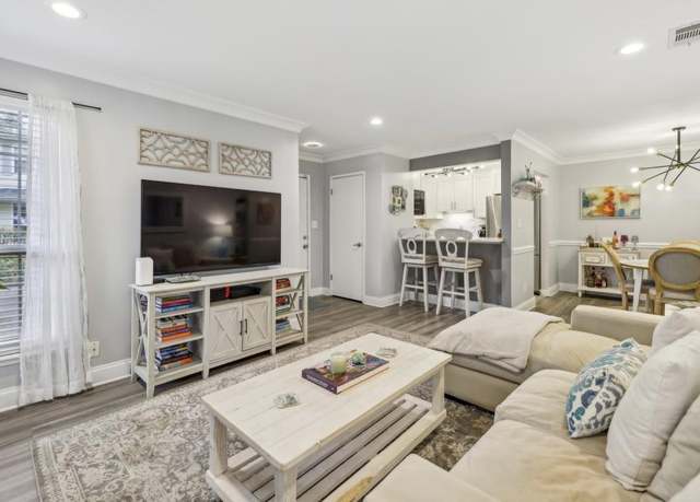 Property at 6820 Glenridge Dr Unit C, Sandy Springs, GA 30328, 2 beds, 1 bath
