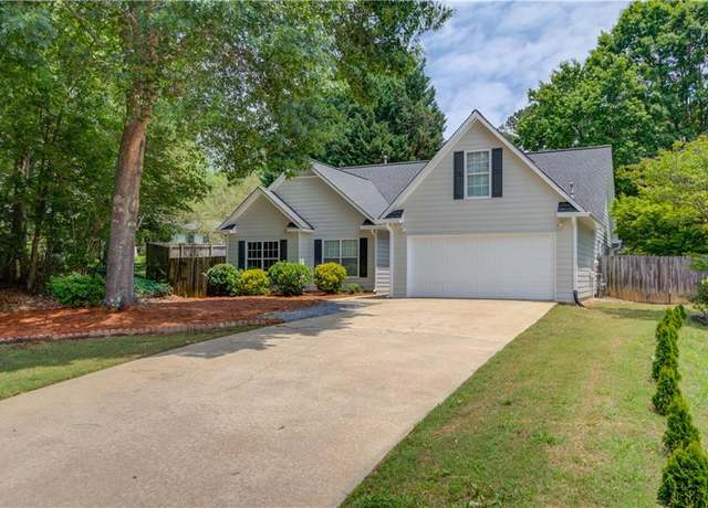 Property at 627 New England Way, Lawrenceville, GA 30046, 4 beds, 2 baths