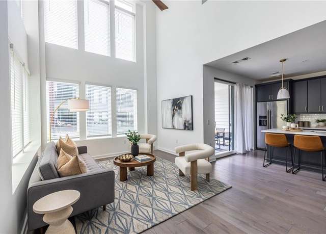 Property at 399 Pratt Dr, Atlanta, GA 30315, 3 beds, 2.5 baths