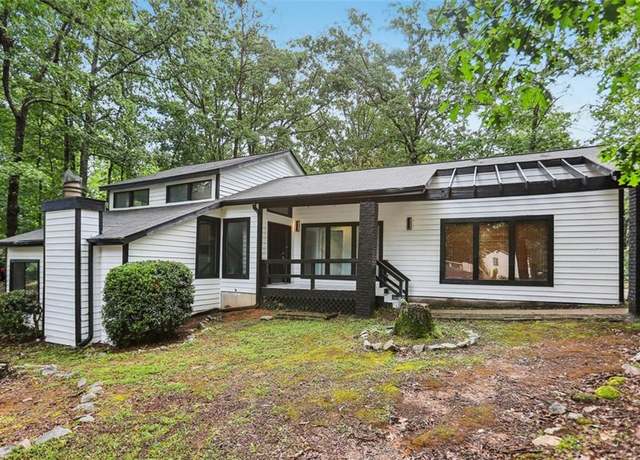 Property at 6700 Knollwood Cir, Douglasville, GA 30135, 3 beds, 2.5 baths
