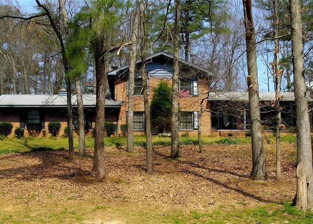 Property at 203 Woodland Dr, Calhoun, GA 30701, 4 beds, 3.5 baths
