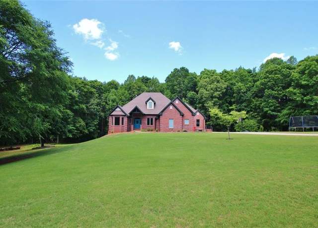 Property at 454 Primrose Ln, Pendergrass, GA 30567, 5 beds, 5.5 baths