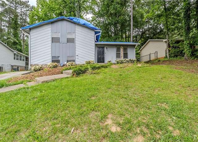 Property at 2347 Fairway Cir SW, Atlanta, GA 30331, 4 beds, 2 baths