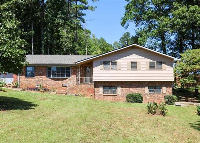 Property at 3462 Fairview Rd, Covington, GA 30016, 6 beds, 3 baths