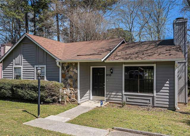 Property at 910 Brandon Hill Way, Jonesboro, GA 30238, 2 beds, 2 baths