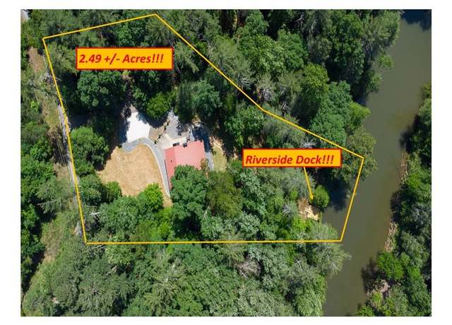 Property at 400 Matrix Cir, Ellijay, GA 30540, 6 beds, 2 baths