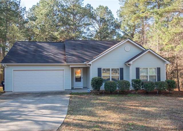 Property at 104 Park View Dr, Grantville, GA 30220, 3 beds, 2 baths