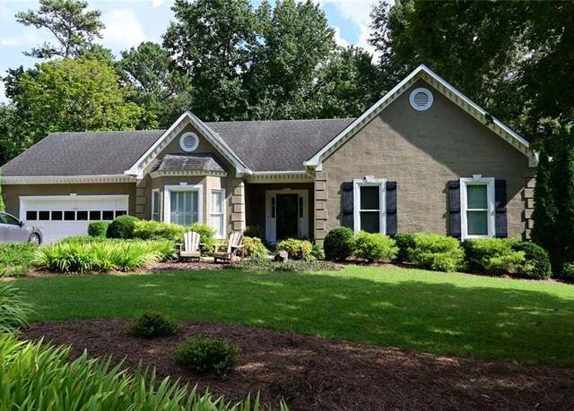 Property at 4865 Settles Point Rd, Suwanee, GA 30024, 3 beds, 2 baths