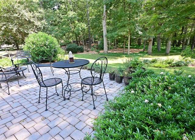 Property at 4865 Settles Point Rd, Suwanee, GA 30024, 3 beds, 2 baths