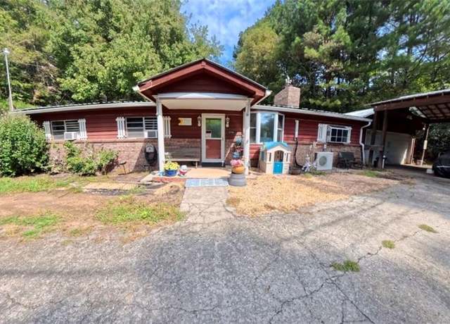 Property at 5706 Tails Creek Rd, Ellijay, GA 30540, 3 beds, 2 baths