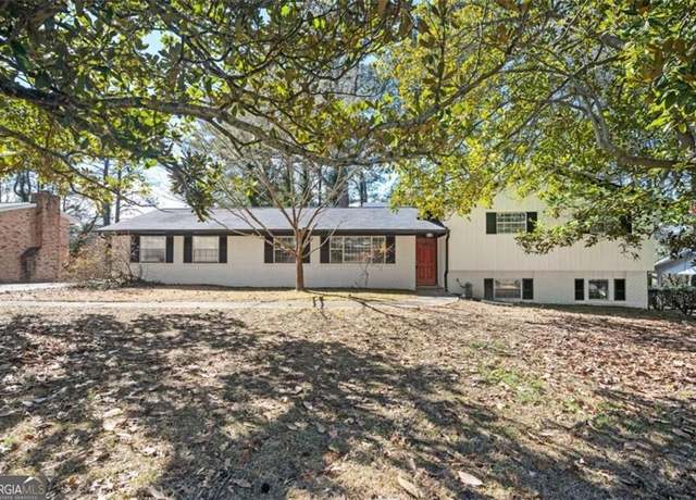 Property at 1887 King Charles Rd SW, Atlanta, GA 30331, 4 beds, 3 baths