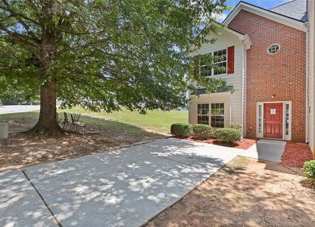 Property at 378 Brookview Dr, Riverdale, GA 30274, 4 beds, 2.5 baths
