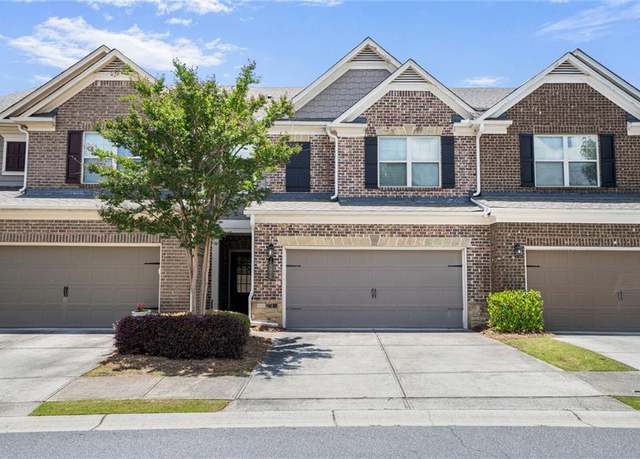 Property at 11686 Davenport Ln, Alpharetta, GA 30005, 3 beds, 2.5 baths