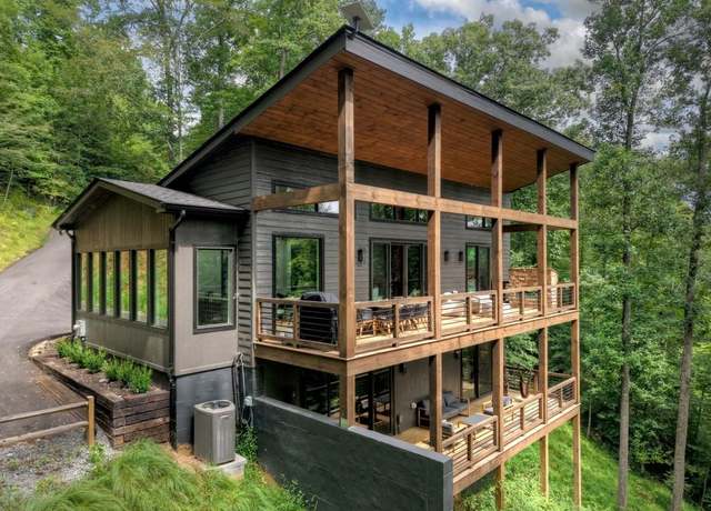 Property at 271 Toccoa Preserve Ct, Blue Ridge, GA 30513, 3 beds, 3.5 baths