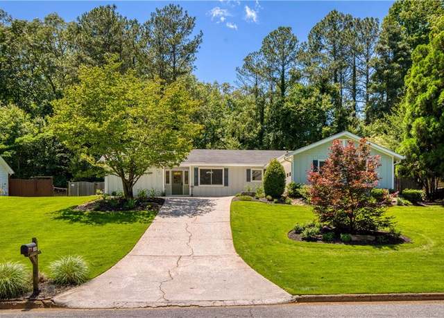 Property at 340 Monivea Ln, Roswell, GA 30075, 3 beds, 2 baths