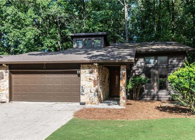 Property at 130 Lakeview Rdg W, Roswell, GA 30076, 3 beds, 2.5 baths