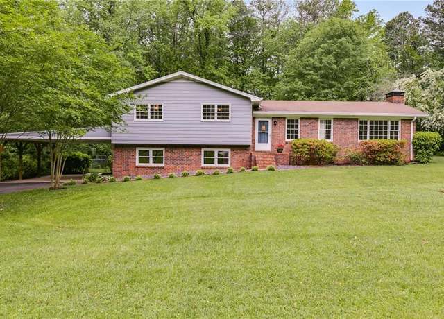 Property at 385 Vineyard Dr NW, Marietta, GA 30064, 3 beds, 2 baths