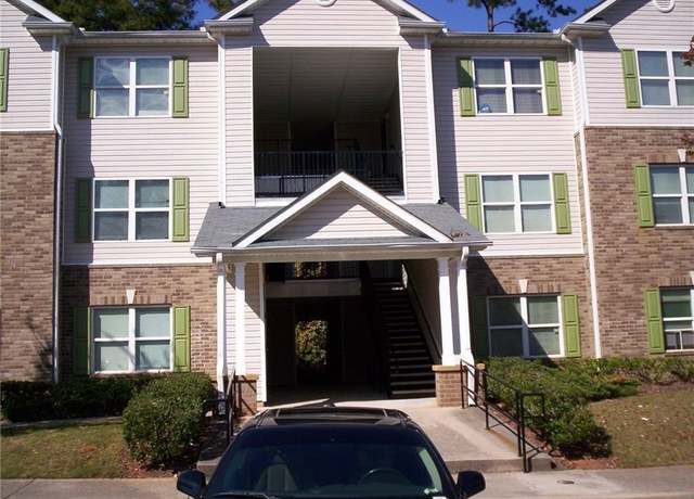 Property at 3201 Fairington Dr, Lithonia, GA 30038, 2 beds, 2 baths