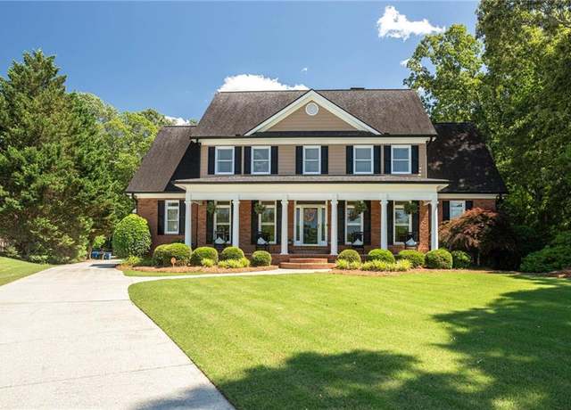 Property at 395 Grove Ridge Dr, Loganville, GA 30052, 5 beds, 4.5 baths