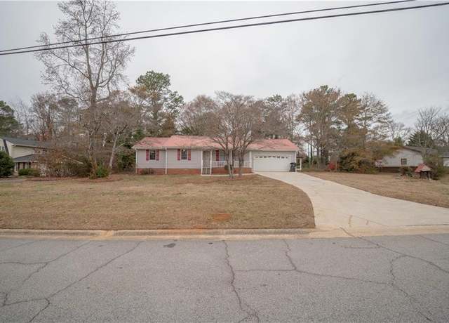 Property at 70 E Honeysuckle Ln, Carrollton, GA 30116, 3 beds, 3 baths