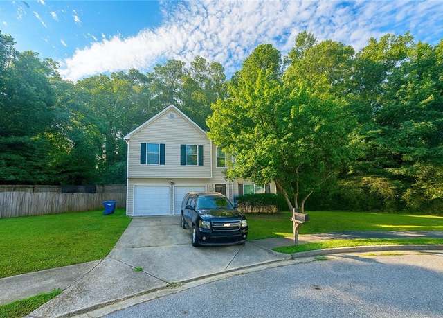 Property at 2880 Two Lakes Circle Cir, College Park, GA 30349, 3 beds, 2.5 baths