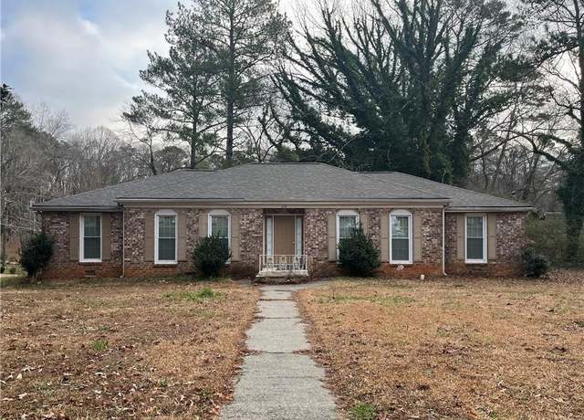 Property at 676 Bralorne Dr, Stone Mountain, GA 30087, 3 beds, 2 baths