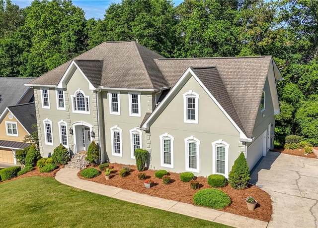 Property at 3330 Arborwoods Dr, Alpharetta, GA 30022, 5 beds, 3.5 baths