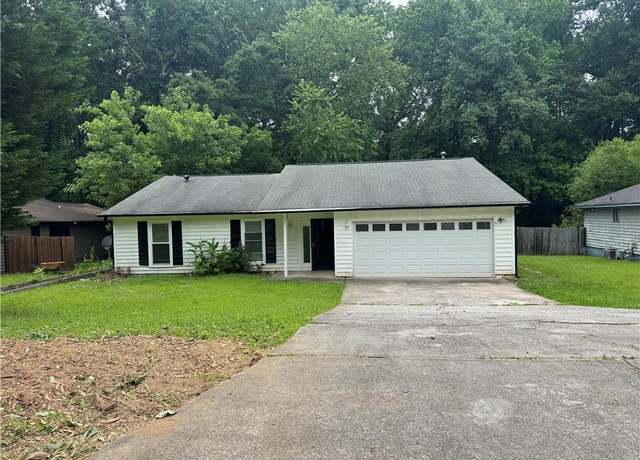 Property at 8249 Creekline Ct, Riverdale, GA 30274, 3 beds, 2 baths