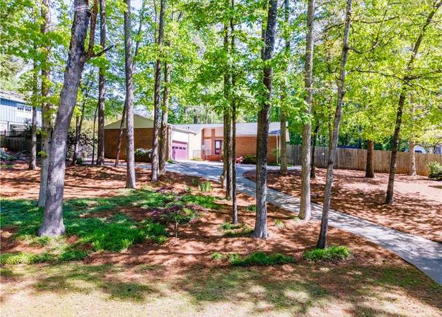Property at 3290 Custer Lake Dr NW, Marietta, GA 30064, 3 beds, 2 baths