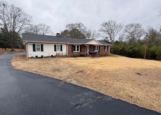 Property at 1537 Hartwell Hwy, Elberton, GA 30635, 3 beds, 2 baths