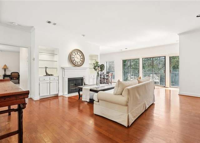 Property at 3071 Lenox Rd NE #11, Atlanta, GA 30324, 2 beds, 2.5 baths