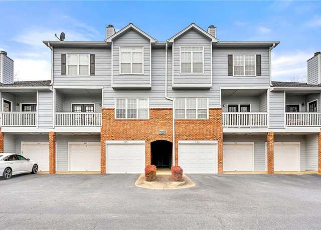 Property at 406 Vinings Forest Cir SE, Smyrna, GA 30080, 2 beds, 2.5 baths