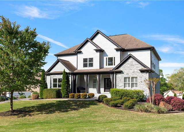 Property at 1186 Lincoln Dr, Marietta, GA 30066, 5 beds, 4.5 baths
