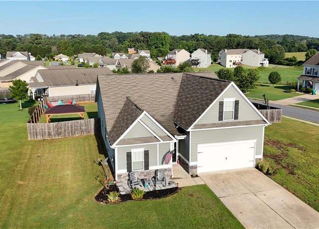 Property at 22 Starling Ct, Adairsville, GA 30103, 4 beds, 3 baths