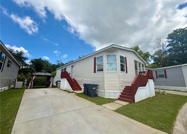 Property at 51 E Cardinal Ln, Lawrenceville, GA 30044, 3 beds, 2 baths