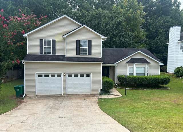 Property at 2420 Briar Knoll Rd, Lithonia, GA 30058, 3 beds, 2.5 baths