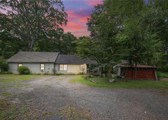 Property at 4661 Fowler St, Acworth, GA 30101, 2 beds, 1 bath