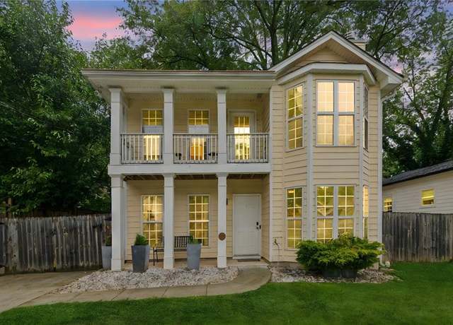 Property at 1001 Dunning St SE, Atlanta, GA 30315, 4 beds, 3 baths