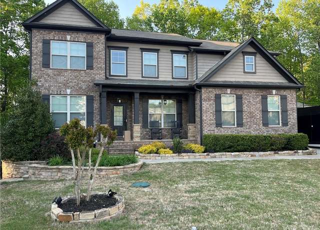 Property at 9240 Hollywood Dr, Gainesville, GA 30506, 5 beds, 3.5 baths