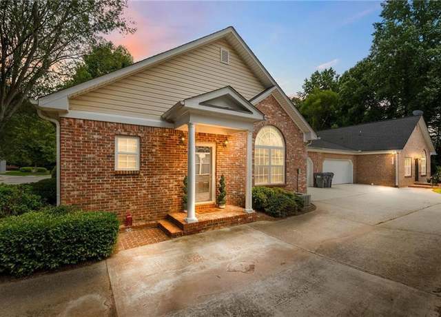Property at 3309 Raes Creek Rd #13, Marietta, GA 30008, 2 beds, 2 baths