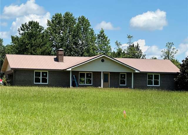 Property at 6421 Holly Springs Rd, Clermont, GA 30527, 4 beds, 3 baths