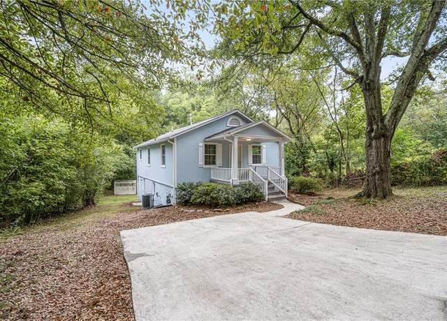 Property at 8211 Thompson St, Douglasville, GA 30134, 3 beds, 3 baths