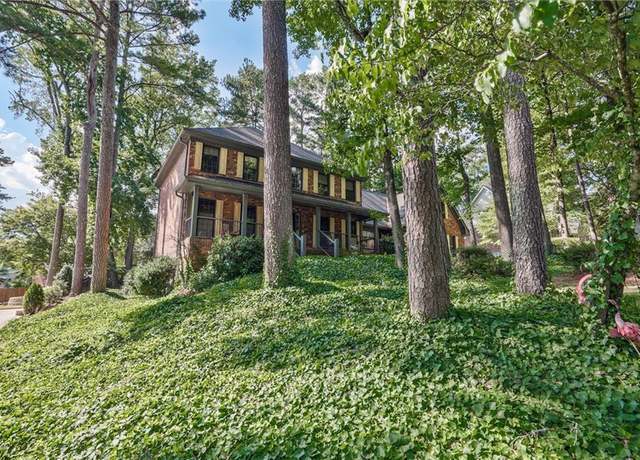 Property at 5741 Wolf Laurel Ln, Lilburn, GA 30047, 5 beds, 3 baths