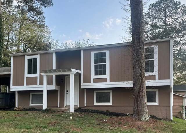 Property at 4941 Isle Royal Ct, Stone Mountain, GA 30088, 5 beds, 1.5 baths