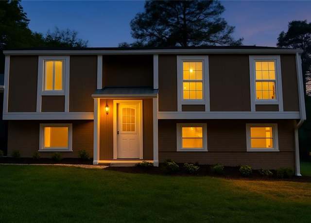 Property at 4941 Isle Royal Ct, Stone Mountain, GA 30088, 5 beds, 1.5 baths