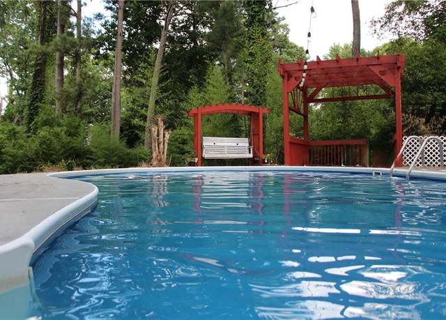 Property at 98 Pace Dr, Hiram, GA 30141, 3 beds, 2 baths
