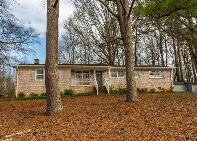Property at 110 Rosewood Dr, Dallas, GA 30132, 3 beds, 2 baths