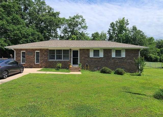 Property at 265 Carole Dr, Oxford, GA 30054, 4 beds, 2 baths