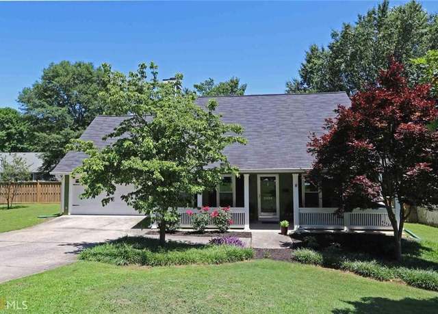 Property at 2204 Toucan Ct, Lawrenceville, GA 30044, 3 beds, 2 baths